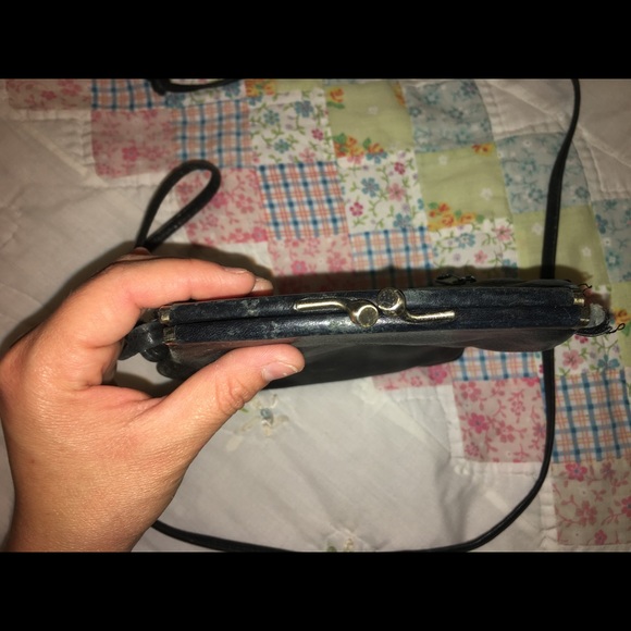 Clearance 🛍 Vintage black small fossil crossbody. - Picture 3 of 7